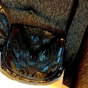 Black Sharif shoulder bag.